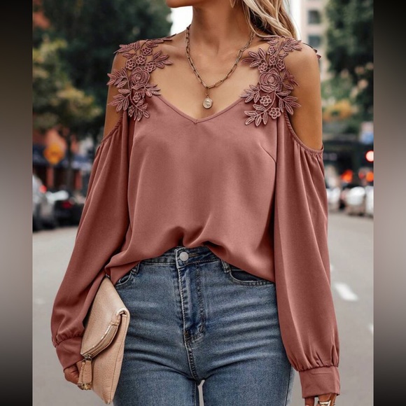 Boho dusty pink floral applique cold shoulder blouse - Picture 5 of 5